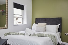 BV Royal Comfy Studiosuite Queensgate Huddersfield