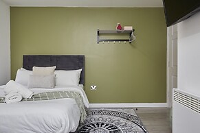 BV Royal Comfy Studiosuite Queensgate Huddersfield