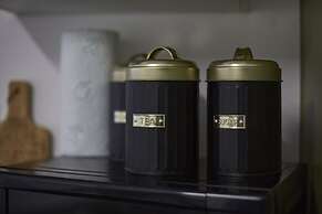 BV Royal Comfy Studiosuite Queensgate Huddersfield