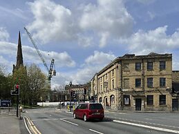 BV Royal Comfy Studiosuite Queensgate Huddersfield