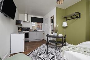 BV Royal Comfy Studiosuite Queensgate Huddersfield