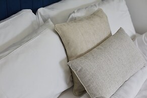 BV Royal Comfy Studiosuite Queensgate Huddersfield