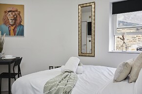 BV Royal Comfy Studiosuite Queensgate Huddersfield