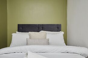 BV Royal Comfy Studiosuite Queensgate Huddersfield