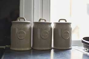 BV Royal Comfy Studiosuite Queensgate Huddersfield