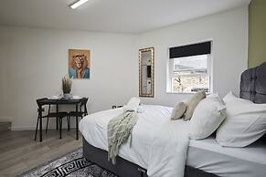 BV Royal Comfy Studiosuite Queensgate Huddersfield