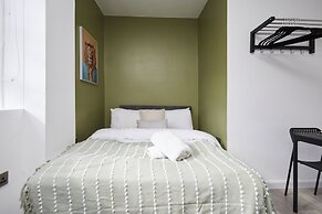 BV Royal Comfy Studiosuite Queensgate Huddersfield