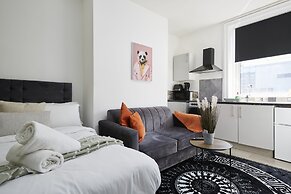 BV Royal Comfy Studiosuite Queensgate Huddersfield