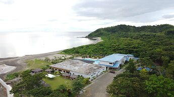 LaSersita Casitas and Water Spa Beach Resort by Cocotel