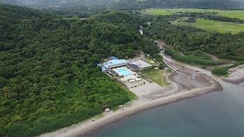 LaSersita Casitas and Water Spa Beach Resort by Cocotel