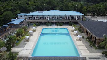 LaSersita Casitas and Water Spa Beach Resort by Cocotel