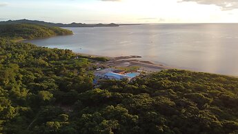 LaSersita Casitas and Water Spa Beach Resort by Cocotel