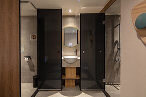 Roaders Plus Hotel Theme