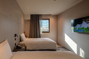 Roaders Plus Hotel Theme