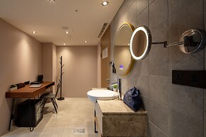 Roaders Plus Hotel Theme