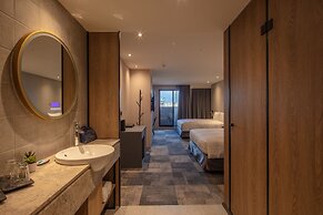 Roaders Plus Hotel Theme