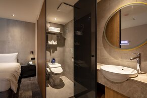 Roaders Plus Hotel Theme