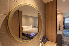 Roaders Plus Hotel Theme