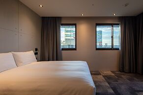 Roaders Plus Hotel Theme