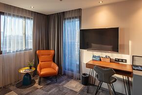 Roaders Plus Hotel Theme