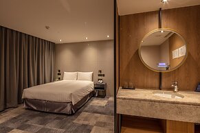 Roaders Plus Hotel Theme