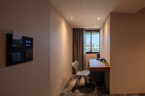 Roaders Plus Hotel Theme