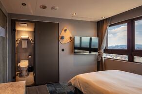 Roaders Plus Hotel Taipei Station