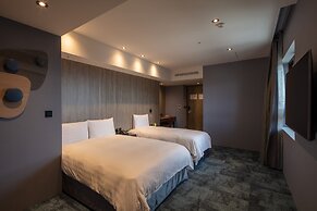 Roaders Plus Hotel Taipei Station