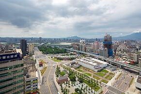 Roaders Plus Hotel Taipei Station