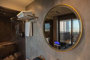 Roaders Plus Hotel Taipei Station