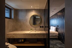 Roaders Plus Hotel Taipei Station