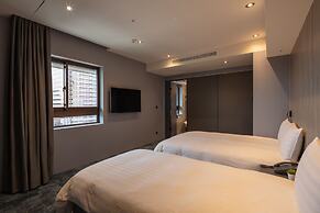Roaders Plus Hotel Taipei Station
