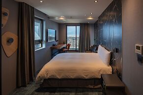 Roaders Plus Hotel Taipei Station