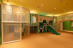 Roaders Plus Hotel Taipei Station