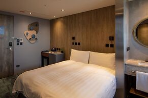 Roaders Plus Hotel Taipei Station