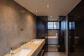 Roaders Plus Hotel Taipei Station