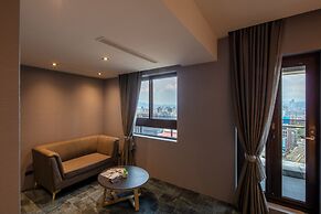 Roaders Plus Hotel Taipei Station