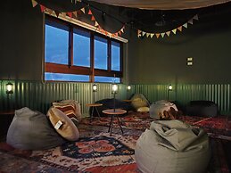 Roaders Plus Hotel Taipei Station