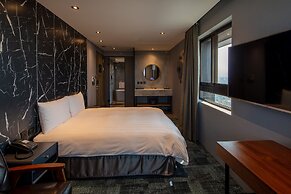 Roaders Plus Hotel Taipei Station