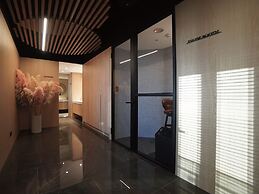 Roaders Plus Hotel Taipei Station