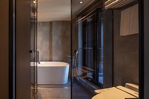 Roaders Plus Hotel Taipei Station