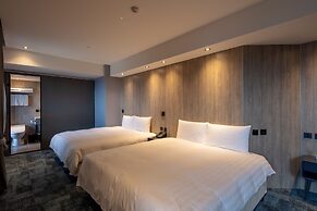 Roaders Plus Hotel Taipei Station