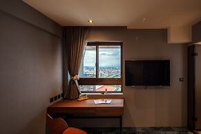 Roaders Plus Hotel Taipei Station
