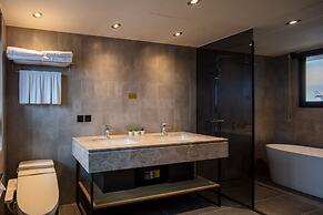 Roaders Plus Hotel Taipei Station