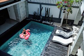 Maja Villa Batubelig by Pramana Villas