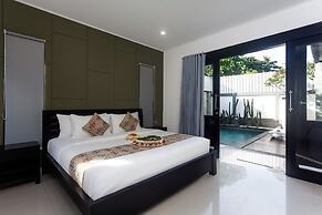 Maja Villa Batubelig by Pramana Villas