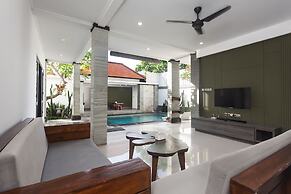 Maja Villa Batubelig by Pramana Villas