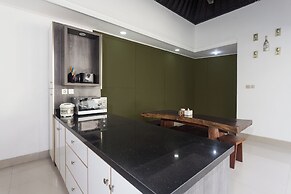 Maja Villa Batubelig by Pramana Villas