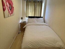 Enjoy Lovely 4 bed Apartment With Garden