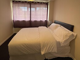 Enjoy Lovely 4 bed Apartment With Garden